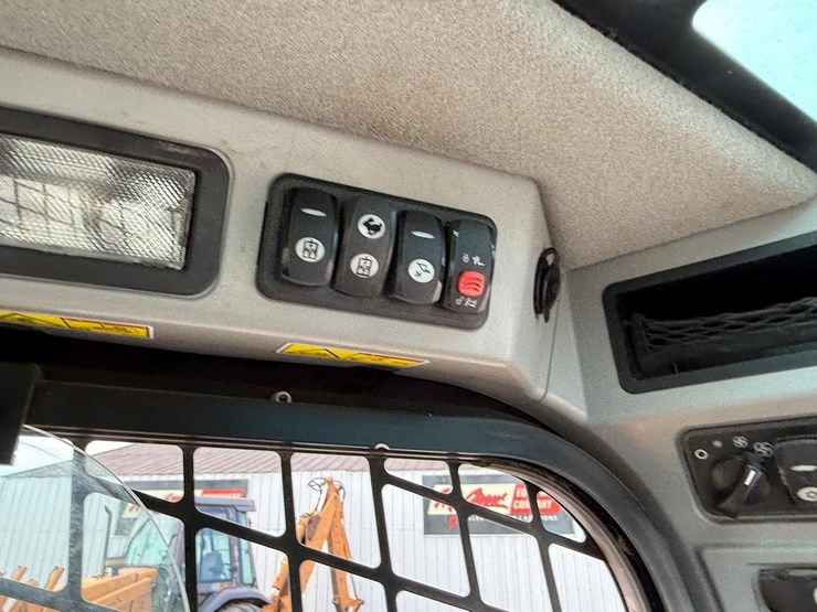 2016-caterpillar-299d2-xhp-image-22