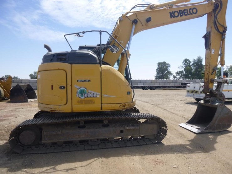 2016-kobelco-sk140sr-lc-5-image-17