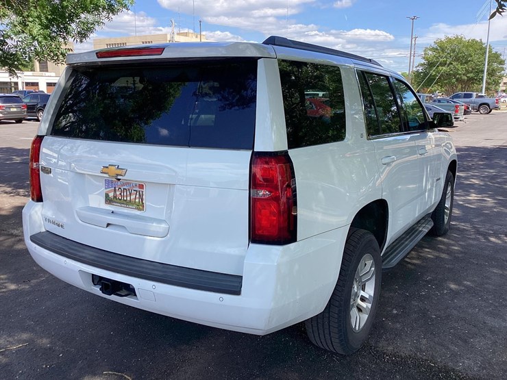 2017-chevrolet-tahoe-image-5
