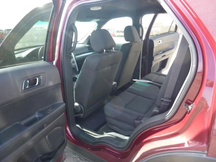 2015-ford-explorer-image-7
