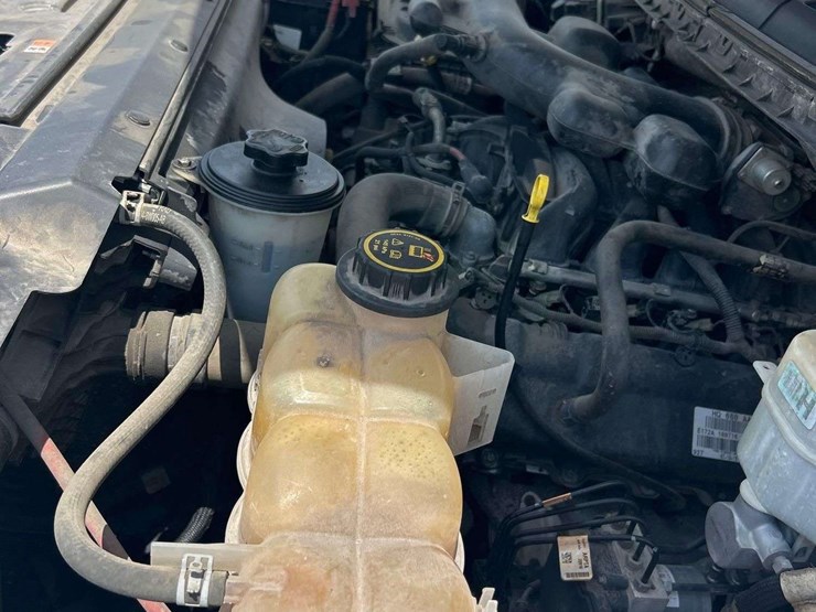 2017-ford-f550-image-8