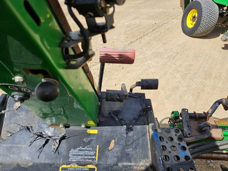 john-deere-3225b-image-21
