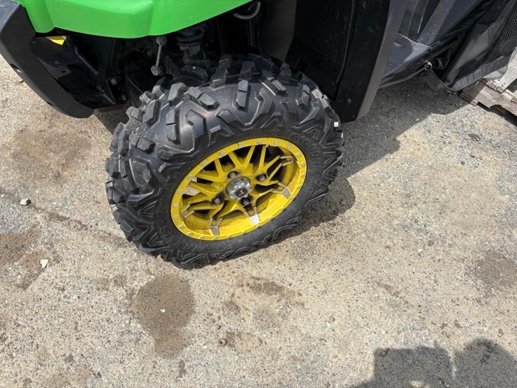 john-deere-gator-image-8