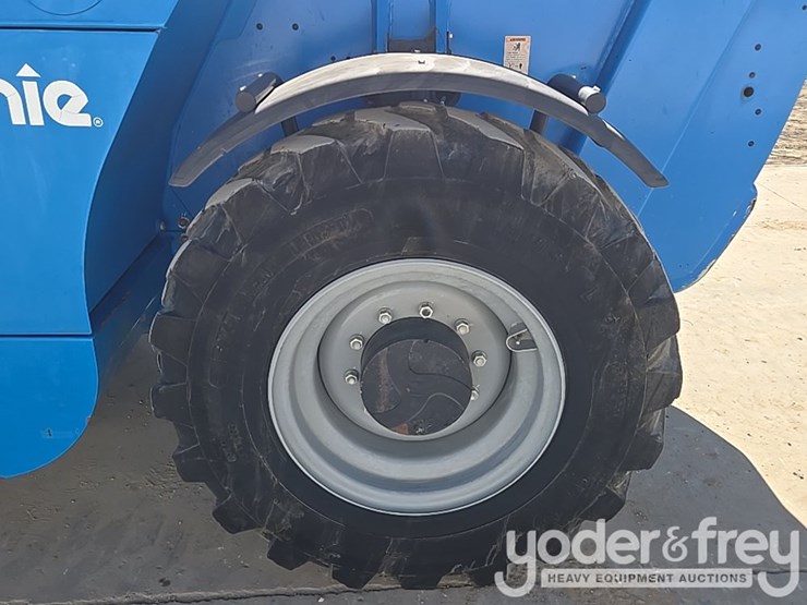 2019-genie-gth1544-image-10