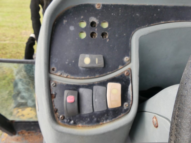 caterpillar-420d-image-24