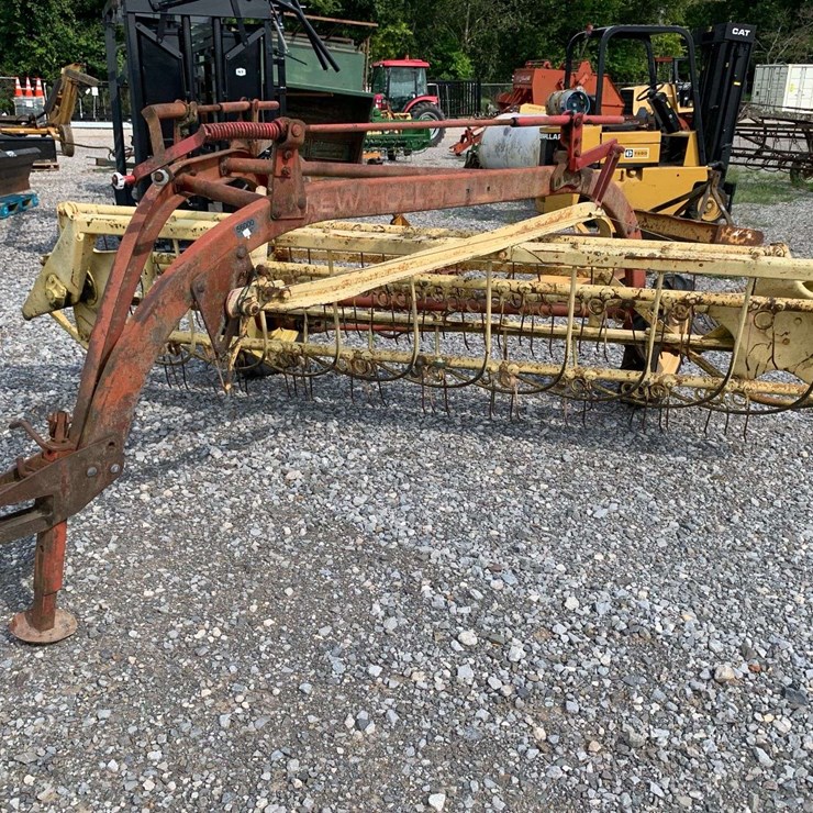 NEW HOLLAND 256