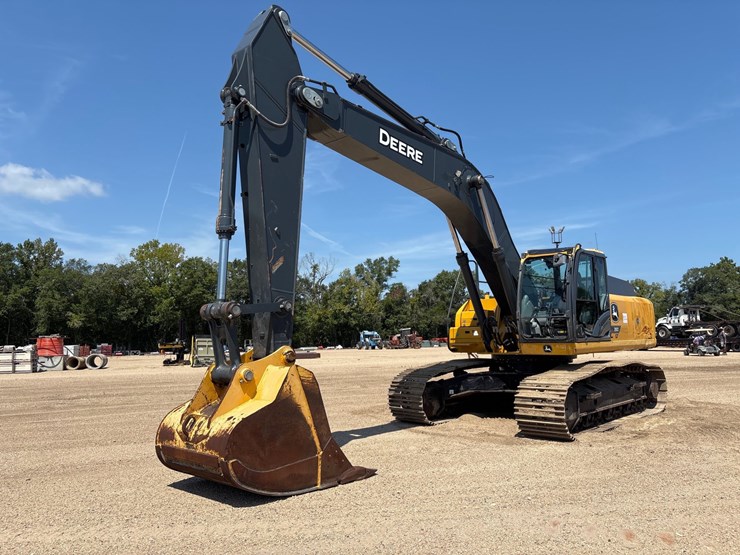 #16331-•-2023-deere-350p-hydraulic-excavator-image-28