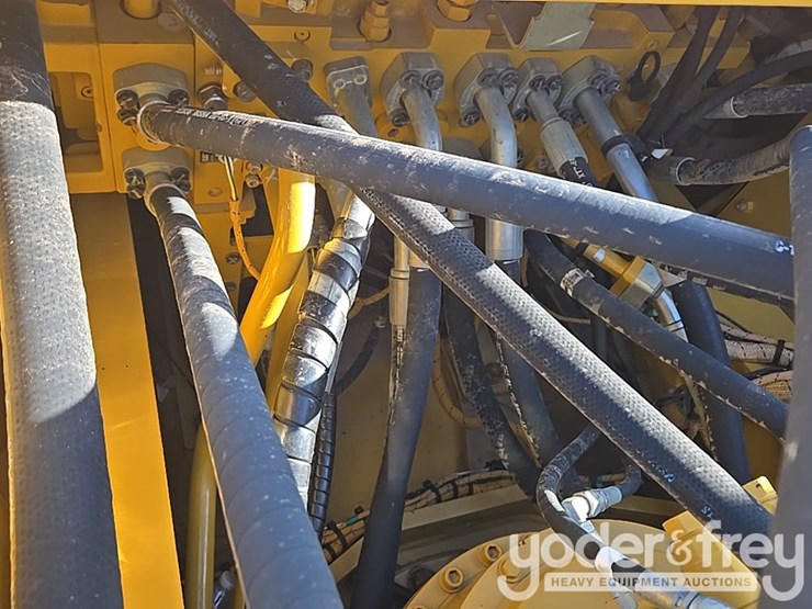 2019-caterpillar-336-image-49
