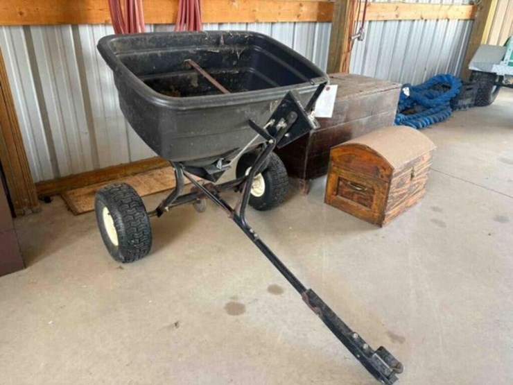 agri-fab-spreader-image-1