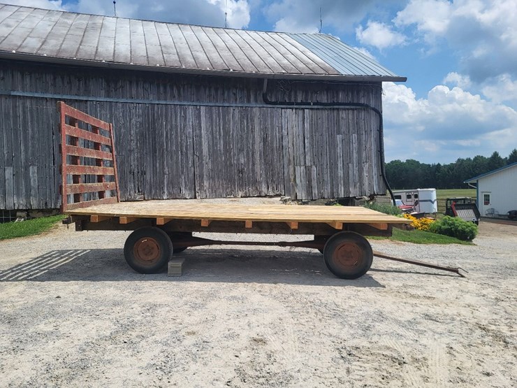 hay-wagon-w/running-gear-image-2