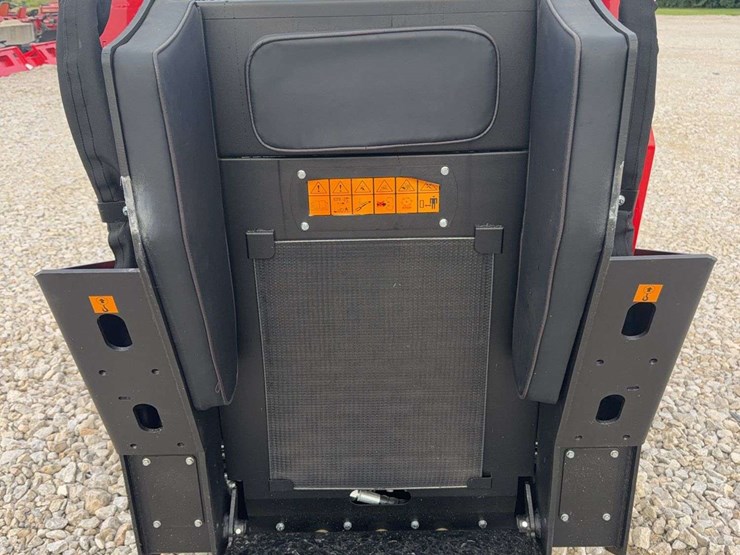 sl-1050-skid-steer-image-13