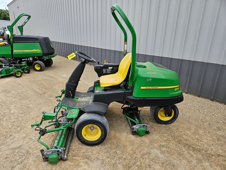 john-deere-2500e-image-2