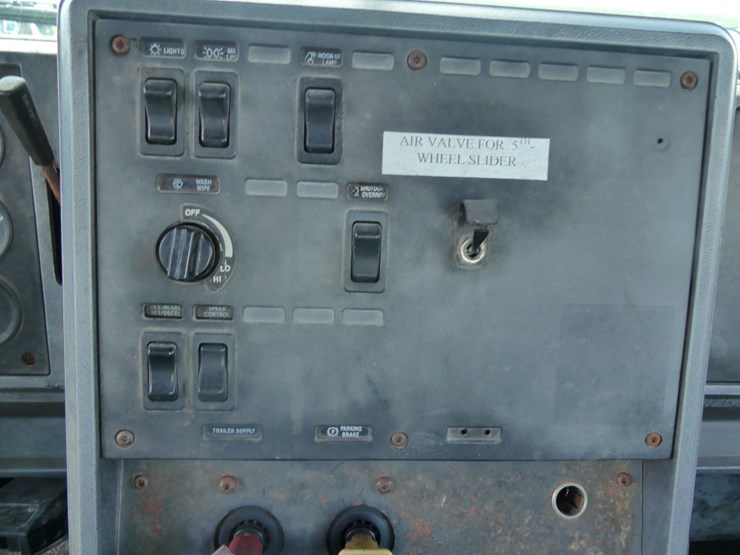 1997-mack-ch612-image-17