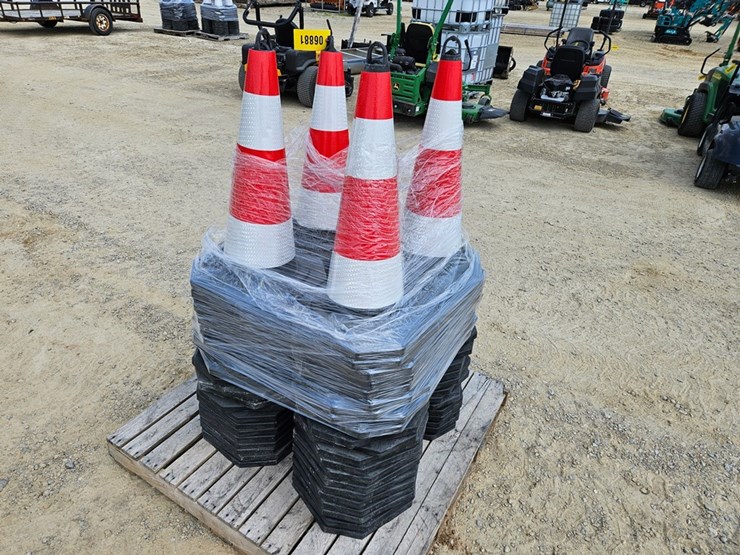 #6881-•-new-traffic-cones-image-2