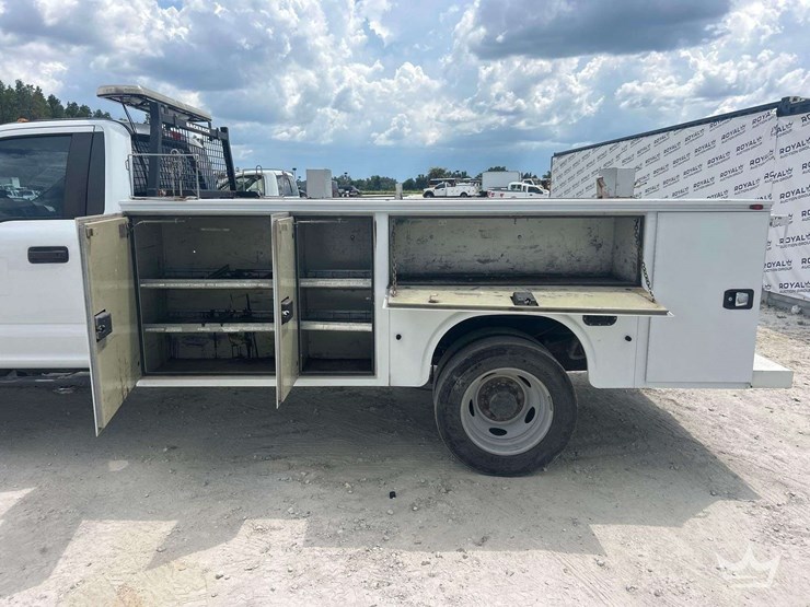 2017-ford-f550-image-19