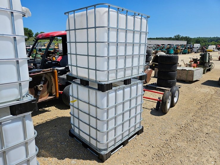 #203-•-2---food-grade-plastic-tanks-image-1