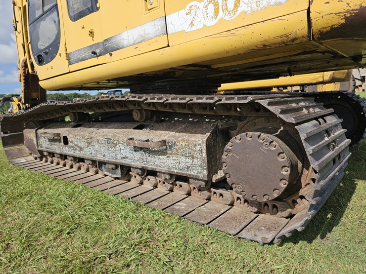 deere-200-lc-image-7