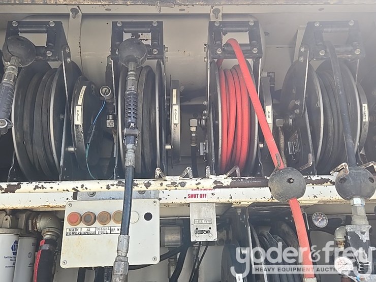 2012-peterbilt-348-image-49