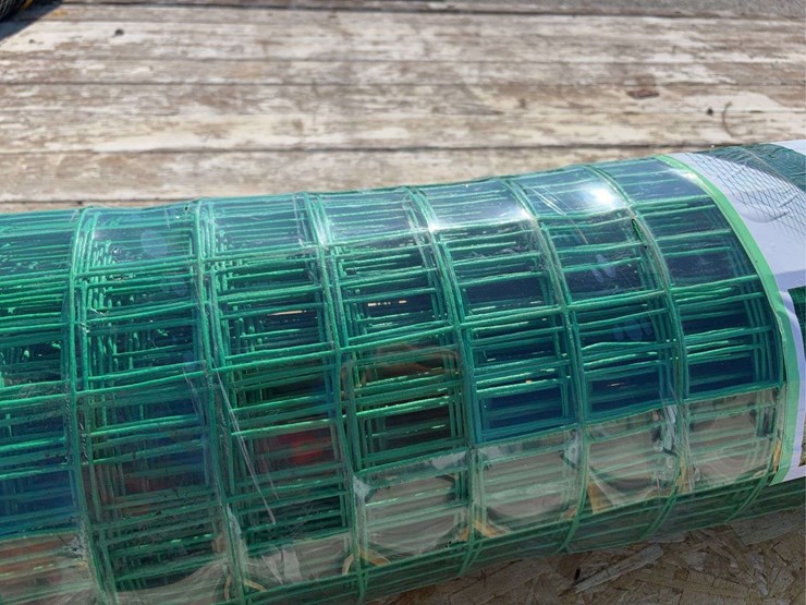 green-vinyl-coated-metal-welded-wire-fence-roll-98.4ft-x-4ft-image-3