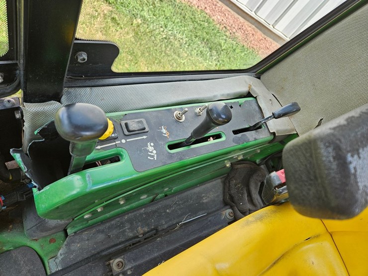 2011-john-deere-1445-image-28