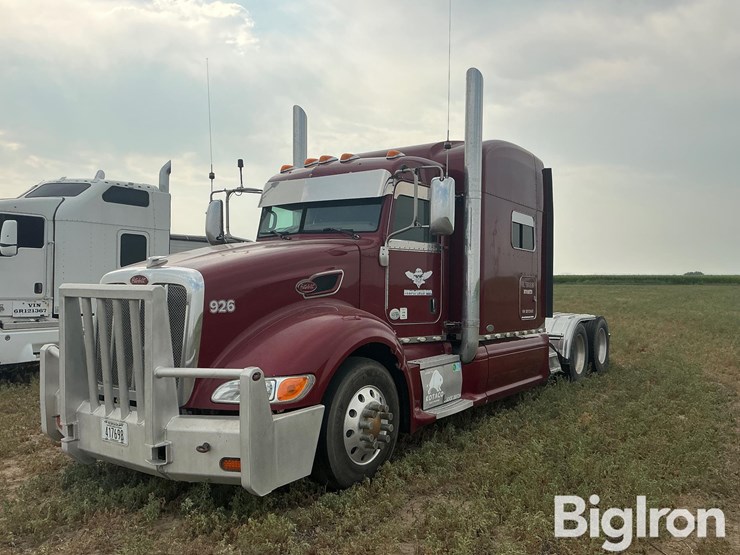 2011-peterbilt-386-image-1