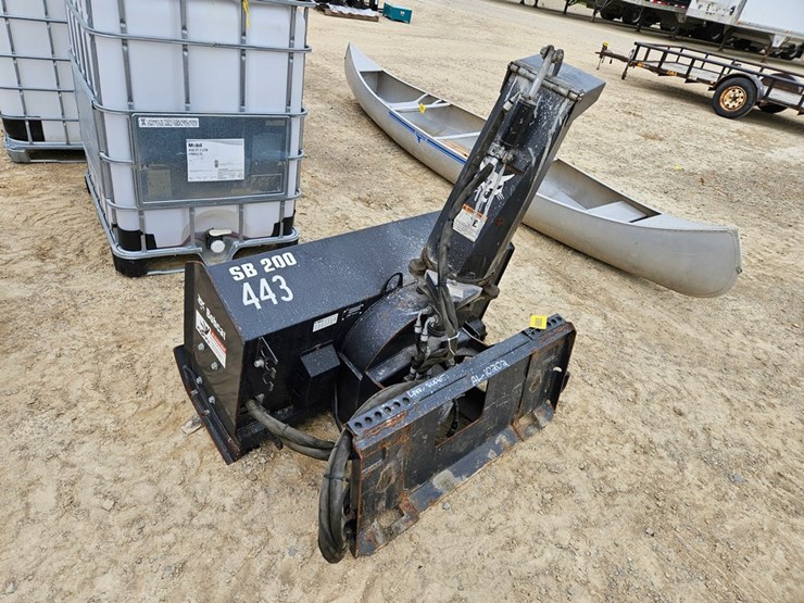 #6880-•-bobcat-sb-200-snow-blower-image-3