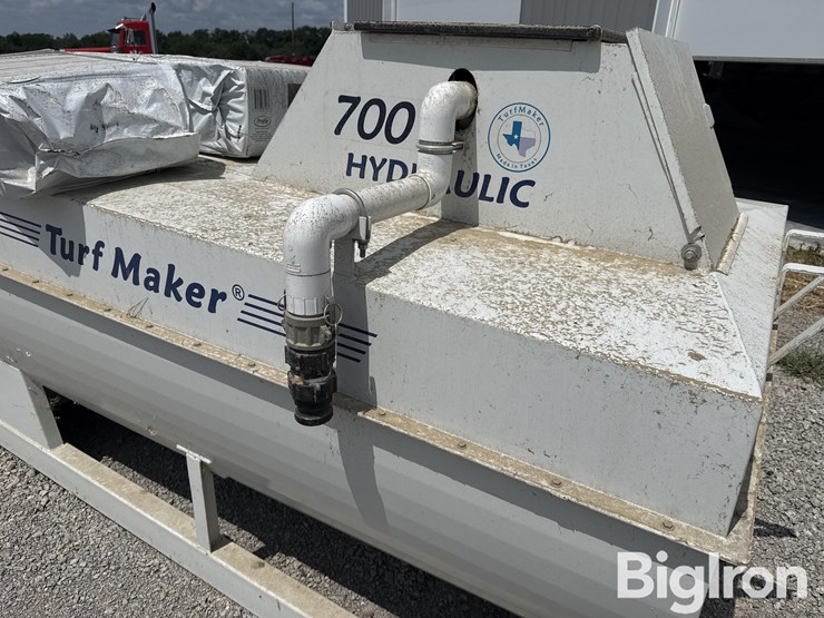 turf-maker-700-hydro-seeder-image-13