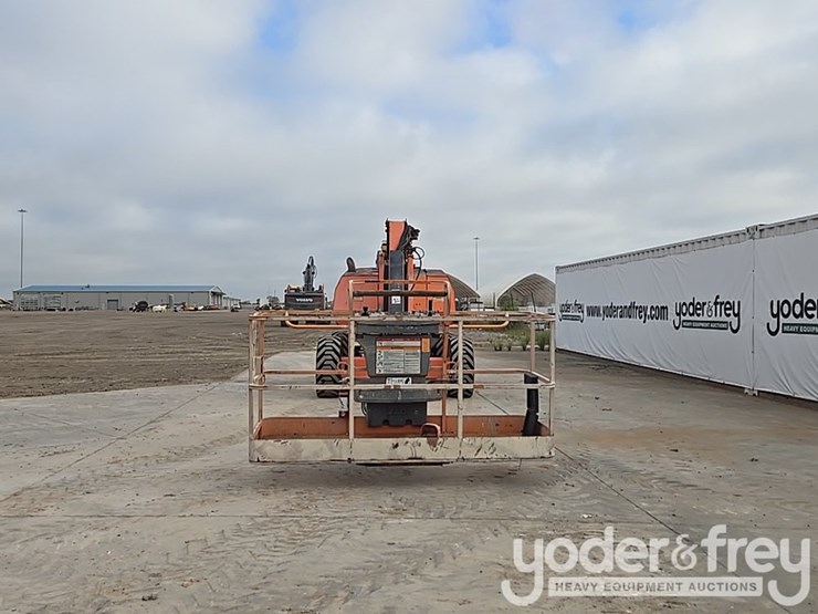 2016-jlg-800aj-image-8