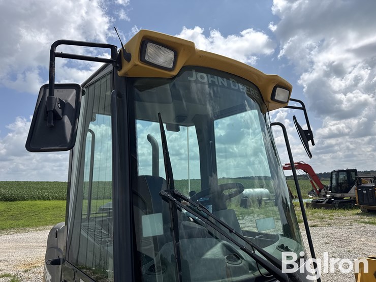 2014-deere-244j-image-9