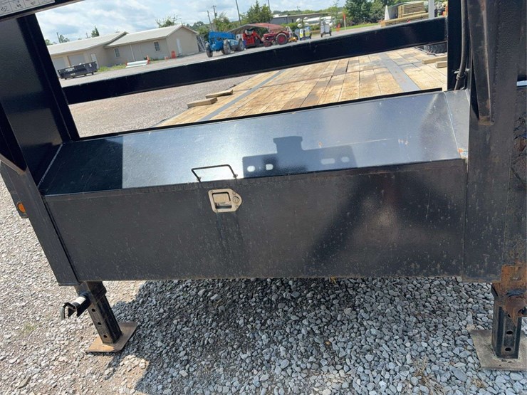 sure-trac-30'-gooseneck-trailer-image-17