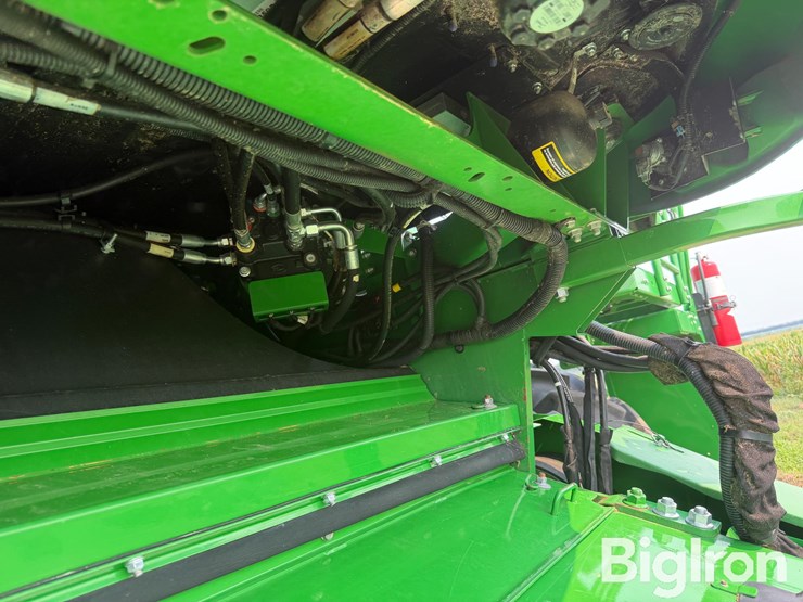 2021-john-deere-s780-image-17