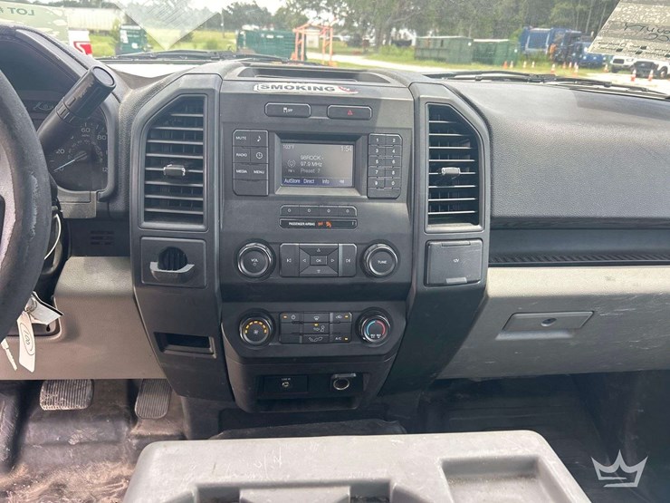 2017-ford-f150-image-16