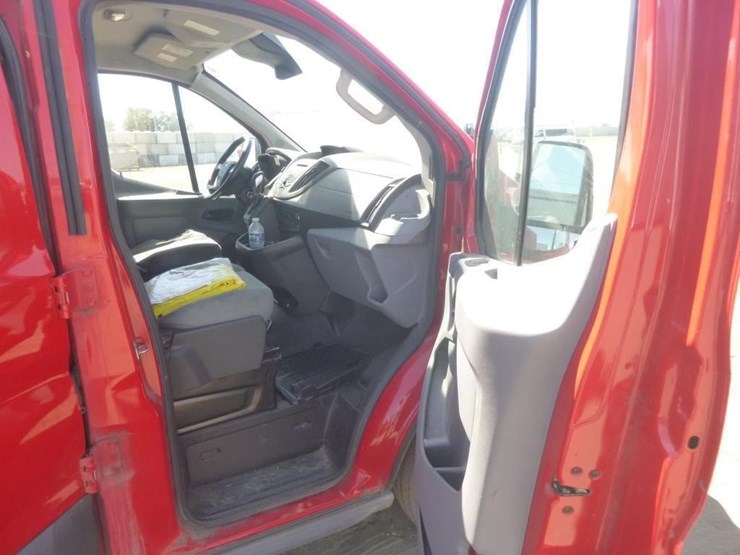 2016-ford-transit-image-15