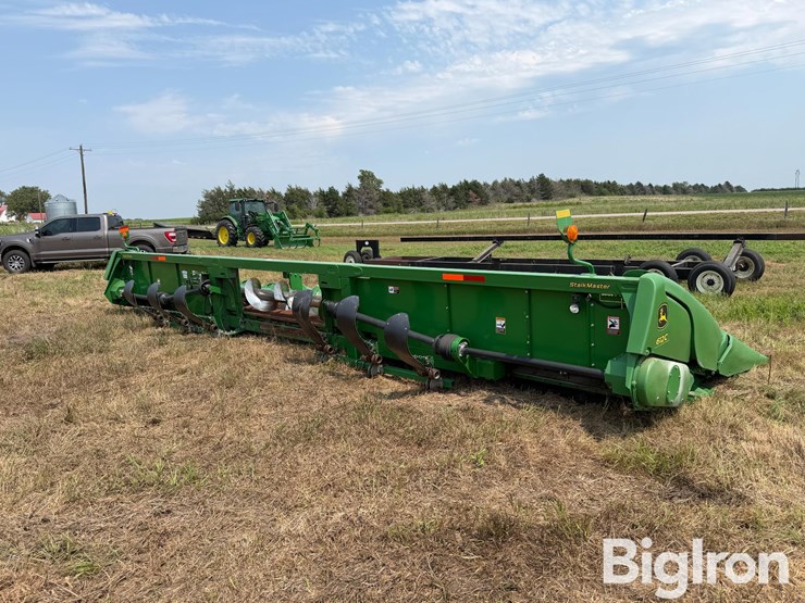 2016-john-deere-612c-stalkmaster-image-5