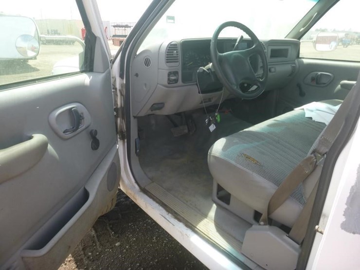 1999-gmc-3500-image-14