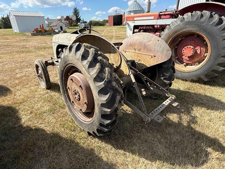ford-8n-image-9