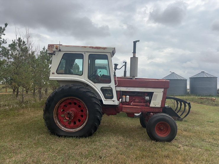 farmall-f1066-tractor-image-10