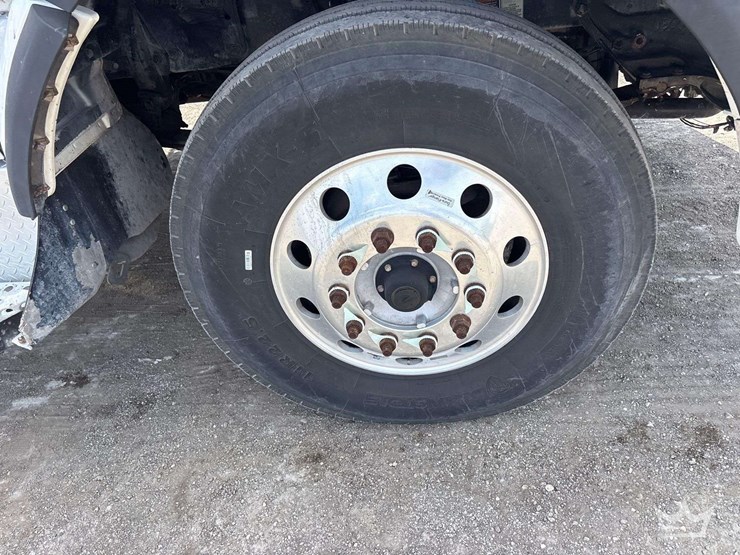 2019-kenworth-t880-image-19