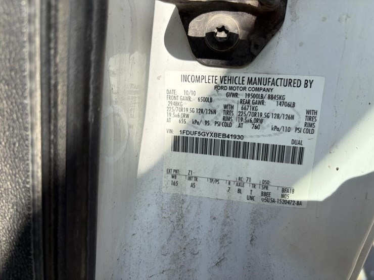 2011-ford-f550-image-26