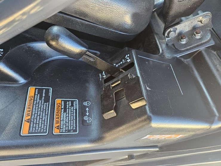 2015-kubota-rtv-x1100c-image-27