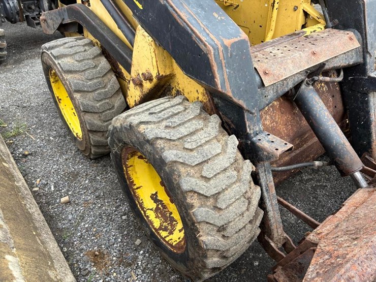 new-holland-455-image-9