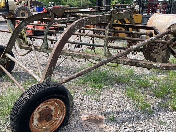side-delivery-hay-rake-image-5