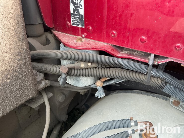 2011-peterbilt-386-image-11