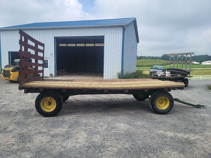 hay-wagon-w/running-gear-image-6