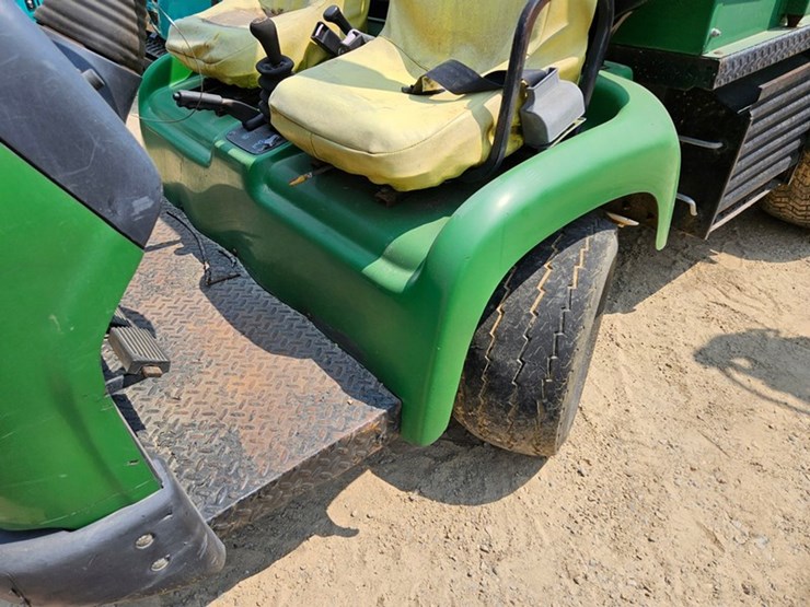 #206-•-john-deere-progator-turf-truck-image-8