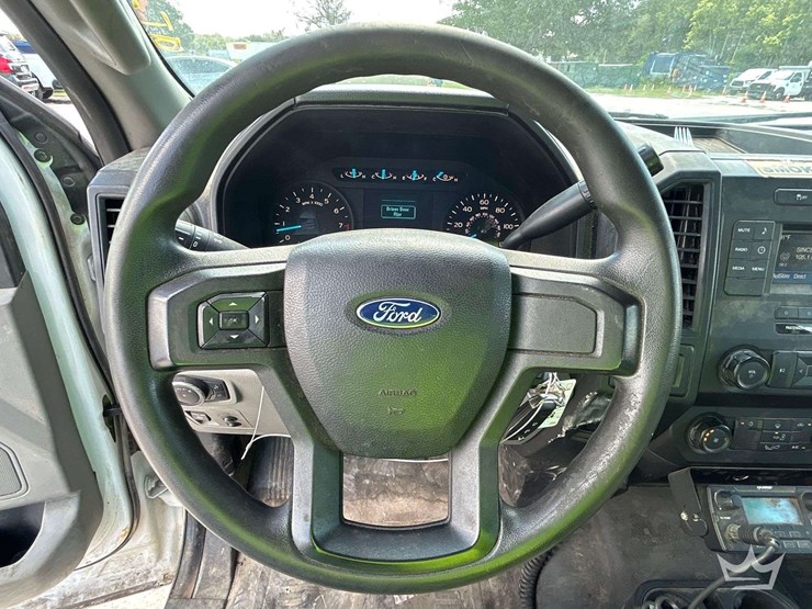 2017-ford-f150-image-13