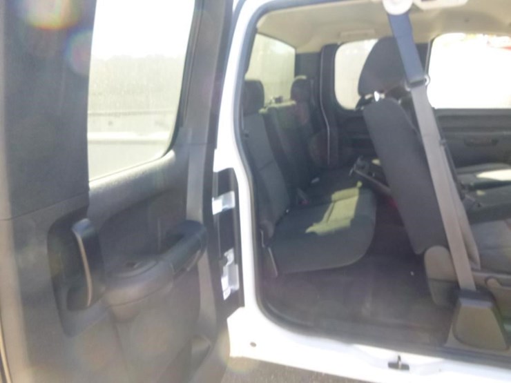 2012-chevrolet-1500-image-18