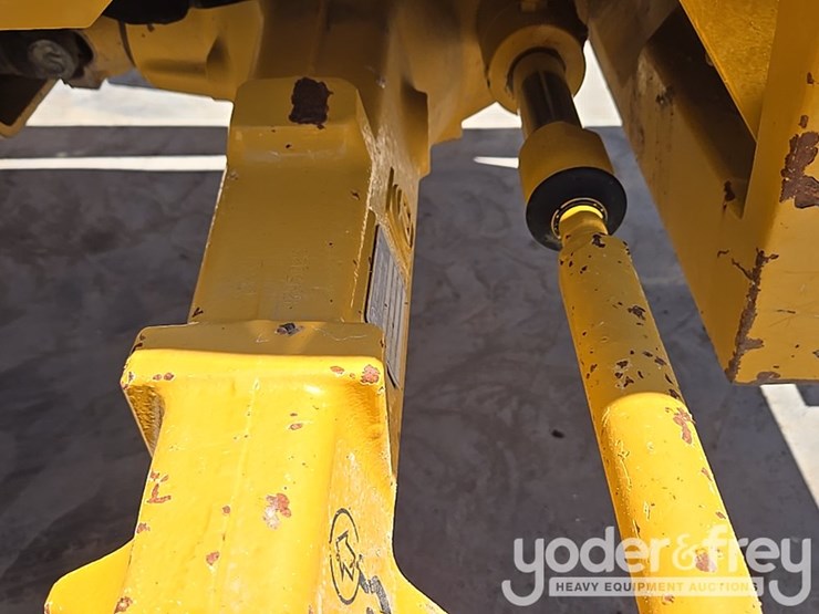 2019-deere-310sl-image-26