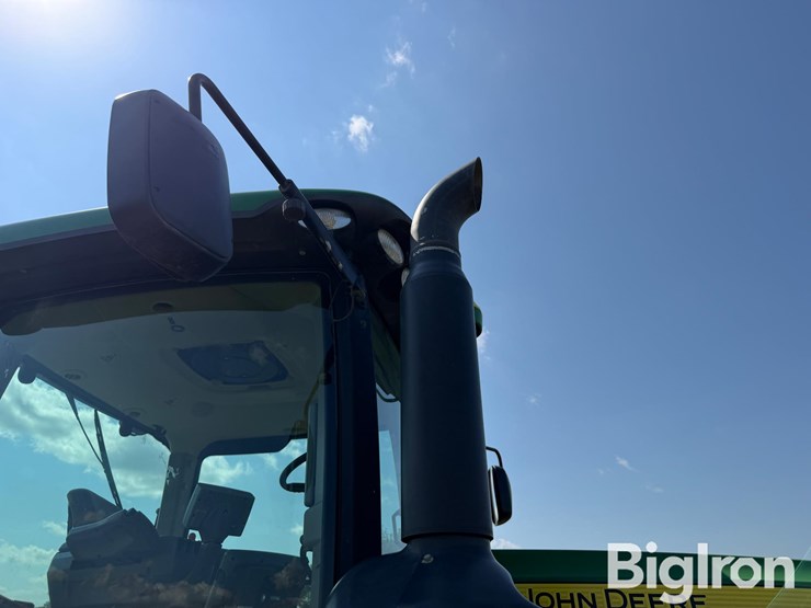 2013-john-deere-8235r-image-18