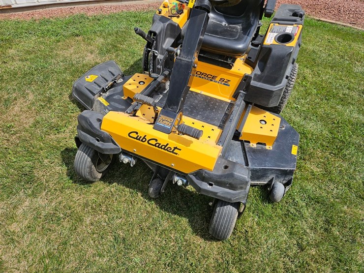 #6878-•-cub-cadet-z-force-sz-zero-turn-mower-image-12